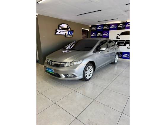 HONDA CIVIC 1.8 LXS 16V FLEX 4P AUTOMÁTICO HONDA CIVIC 1.8 LXS 16V FLEX 4P AUTOMÁTICO